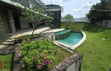 Ledang Heights – Bungalow With Pool ( Sale / Rent )