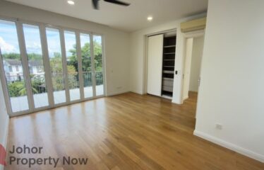 Emerald Bay – 4 Storey Link House Courtyard