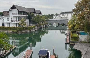 Emerald Bay – 4 Storey Link House Courtyard