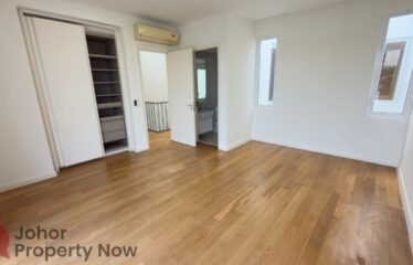 Emerald Bay – 4 Storey Link House Courtyard