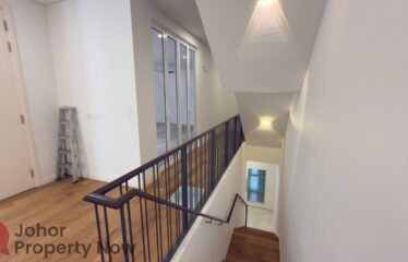 Emerald Bay – 4 Storey Link House Courtyard